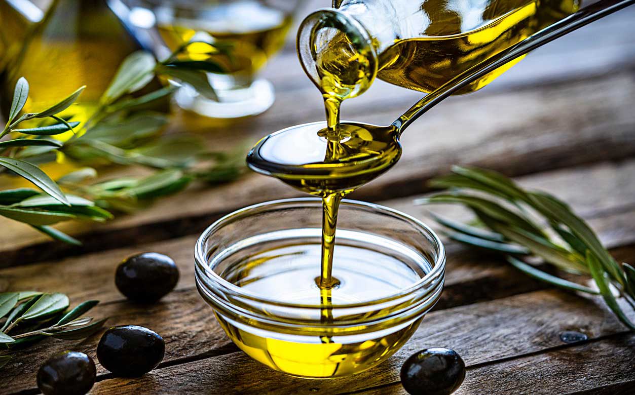 آشنایی با انواع روغن زیتون و خواص آن - روغن خوراکی داتام