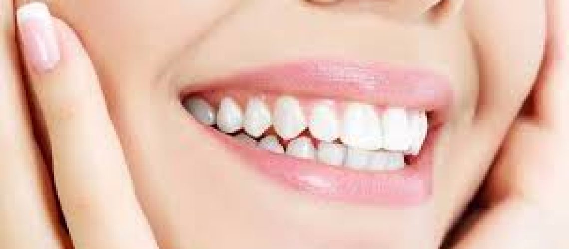 آیا دندان‌های کج را می‌توان با کامپوزیت صاف کرد؟